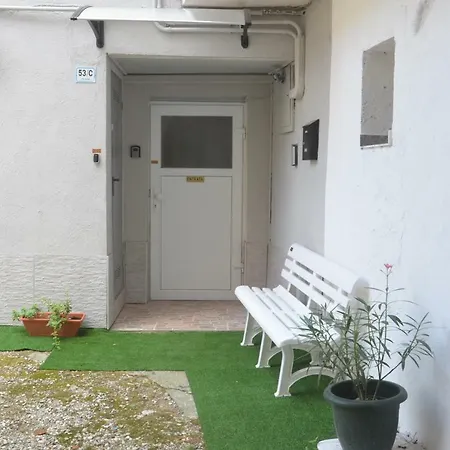 Easy House Apartment